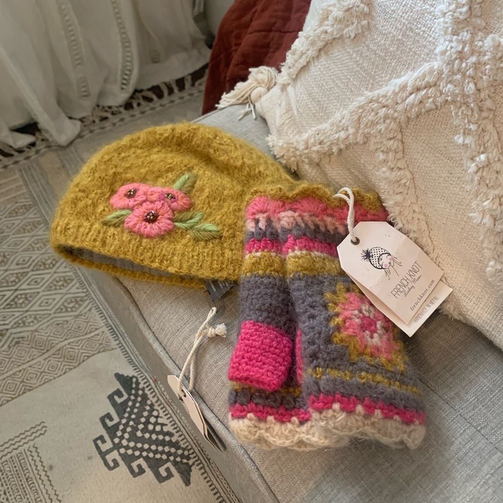 Handmade beanie and fingerless gloves